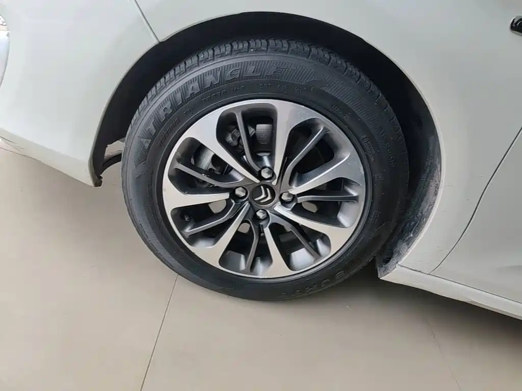 Citroën C4L 2017 — фото 23