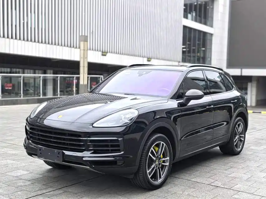 Porsche Cayenne 2019 — фото 1