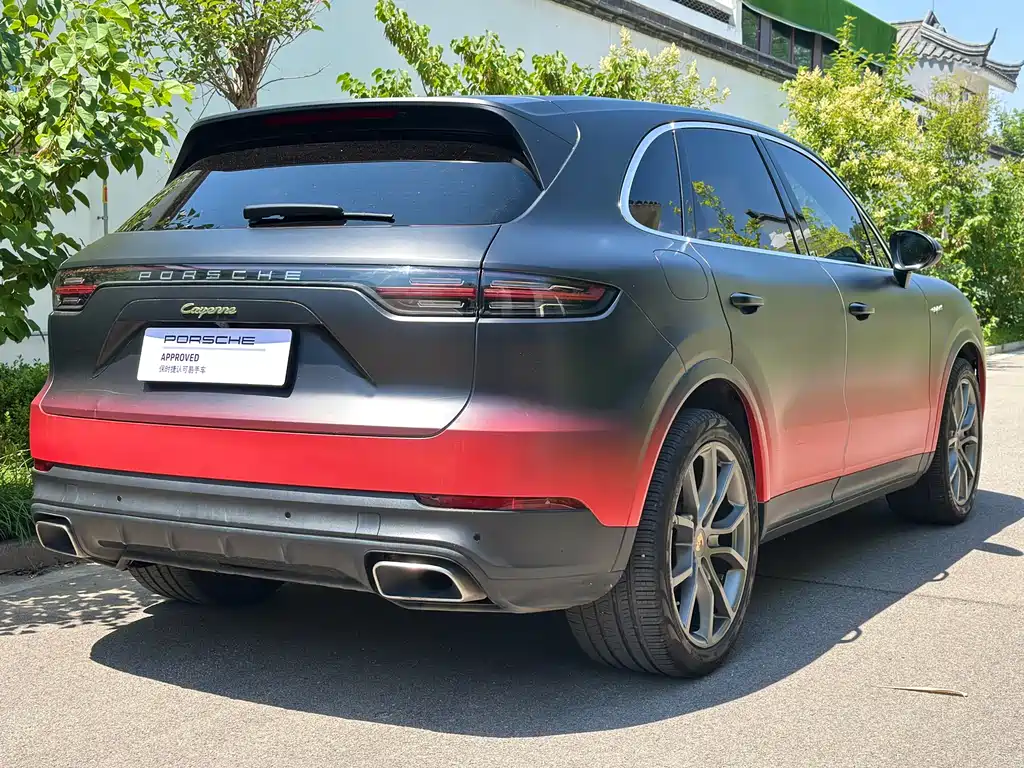 Porsche Cayenne Hybrid 2022