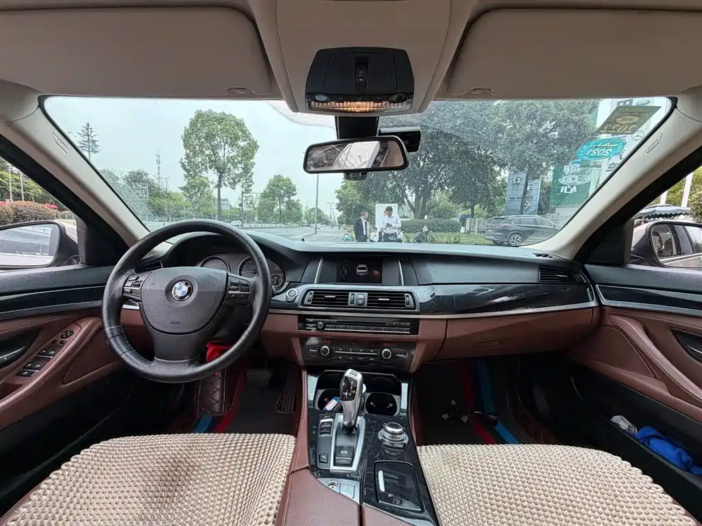 BMW 5 Series 2016 — фото 11