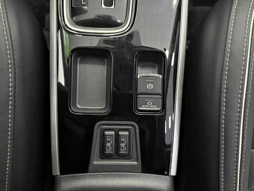 Mitsubishi Outlander 2022 — фото 11