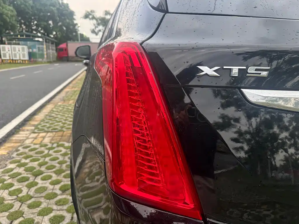 Cadillac XT5 2018 — фото 11