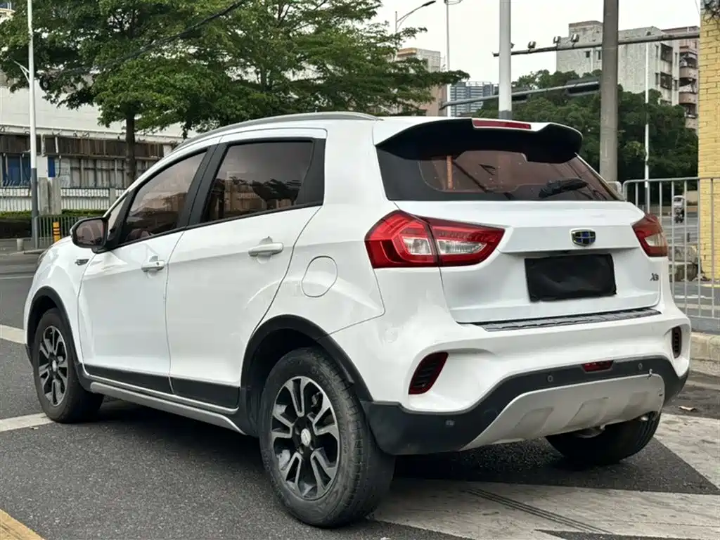 Geely Vision X3 2018 — фото 21