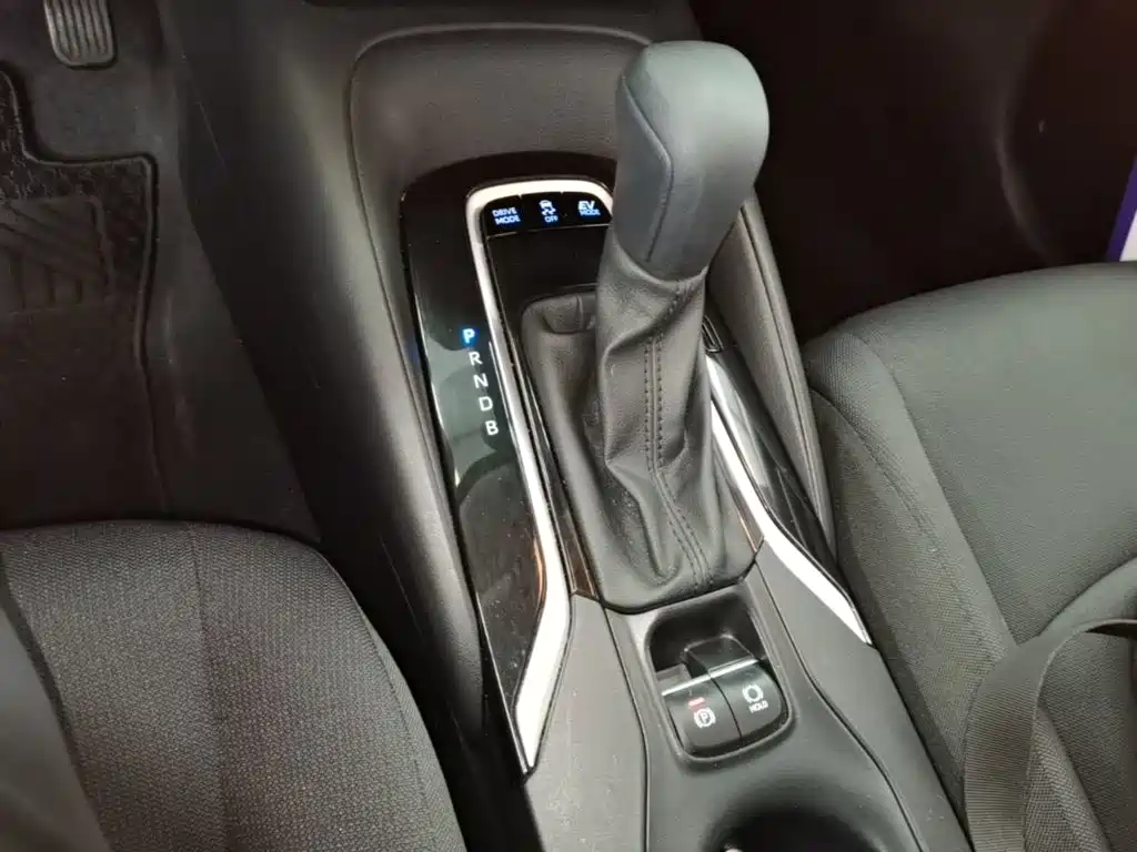 Toyota Corolla 2021 — фото 10
