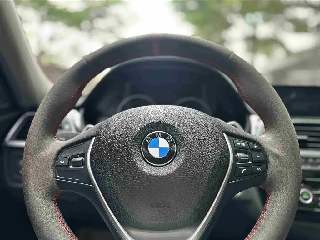 BMW 3 Series 2017 — фото 10