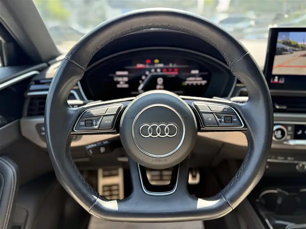 Audi A4L 2023 — фото 13