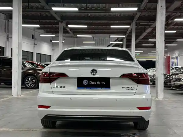 Volkswagen Sagitar 2020