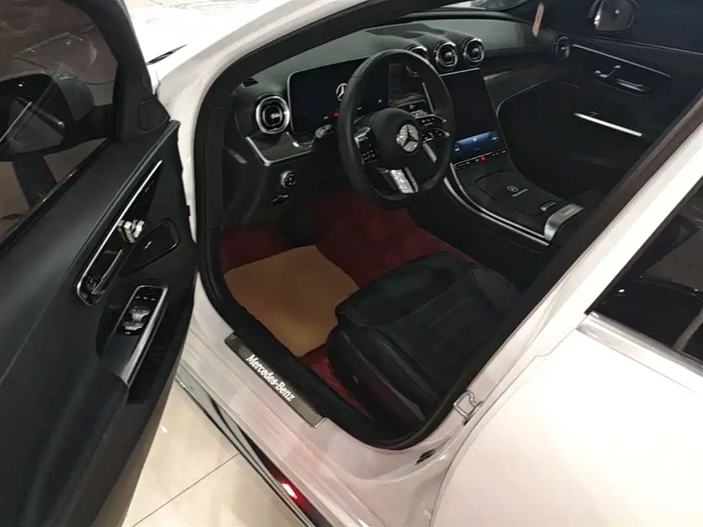 Mercedes-Benz C-Class 2023 — фото 12