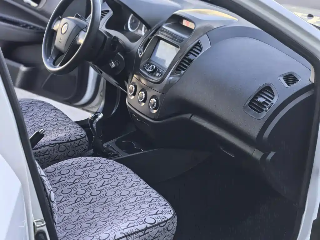 Geely King Kong 2015 — фото 12