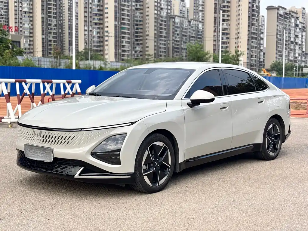 Wuling Starlight 2024 — фото 1
