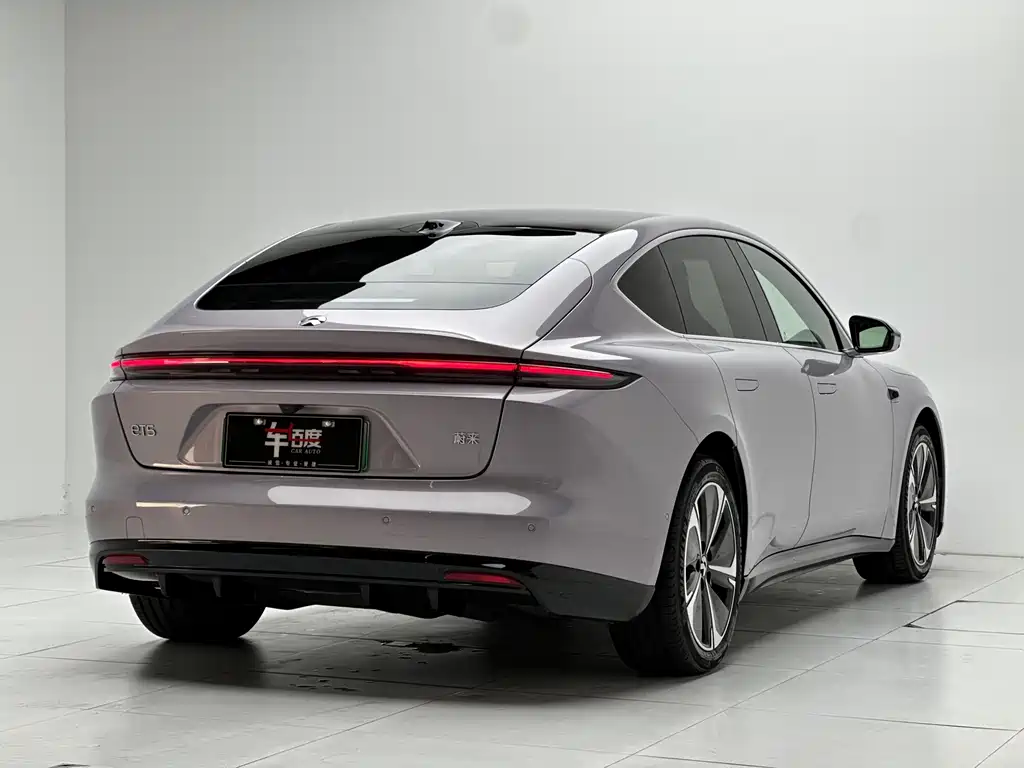 NIO ET5 2025