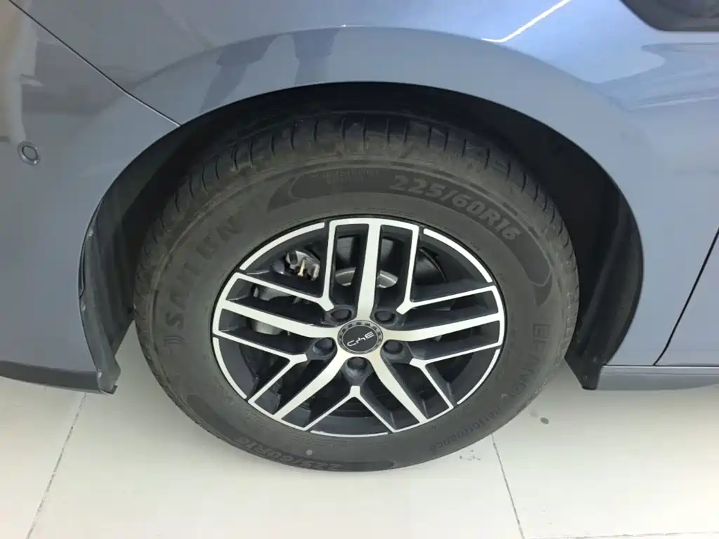 BYD Seal 05 DM-i 2025 — фото 23