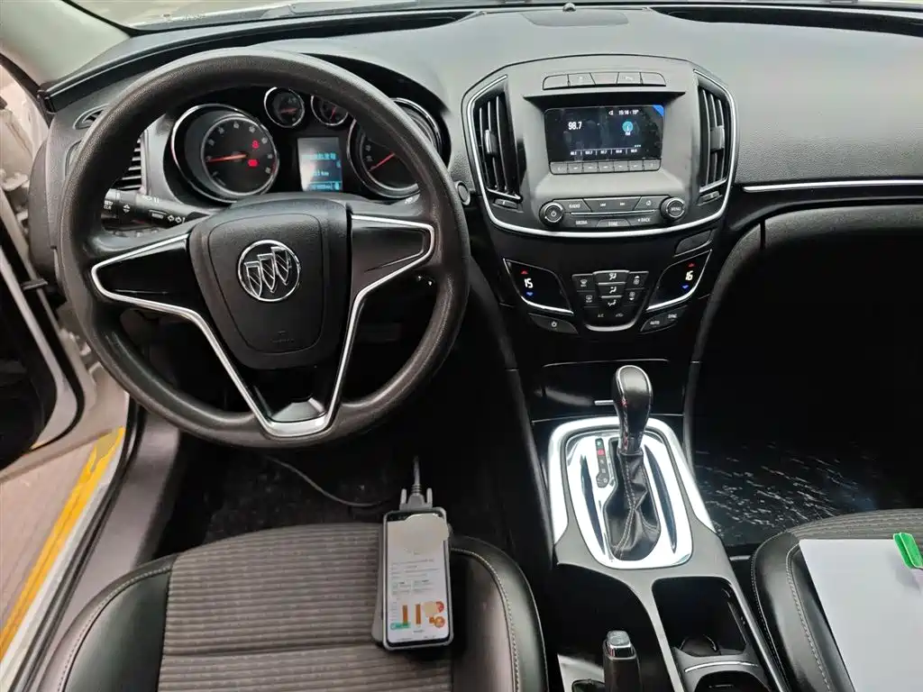 Buick Regal 2017 — фото 10