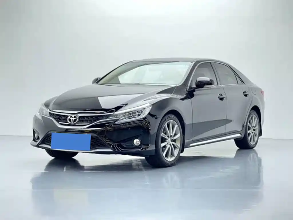 Toyota Reiz 2015 — фото 1
