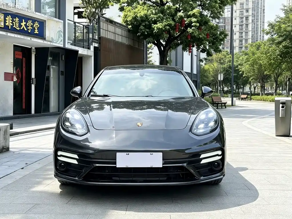 Porsche Panamera 2012 — фото 1