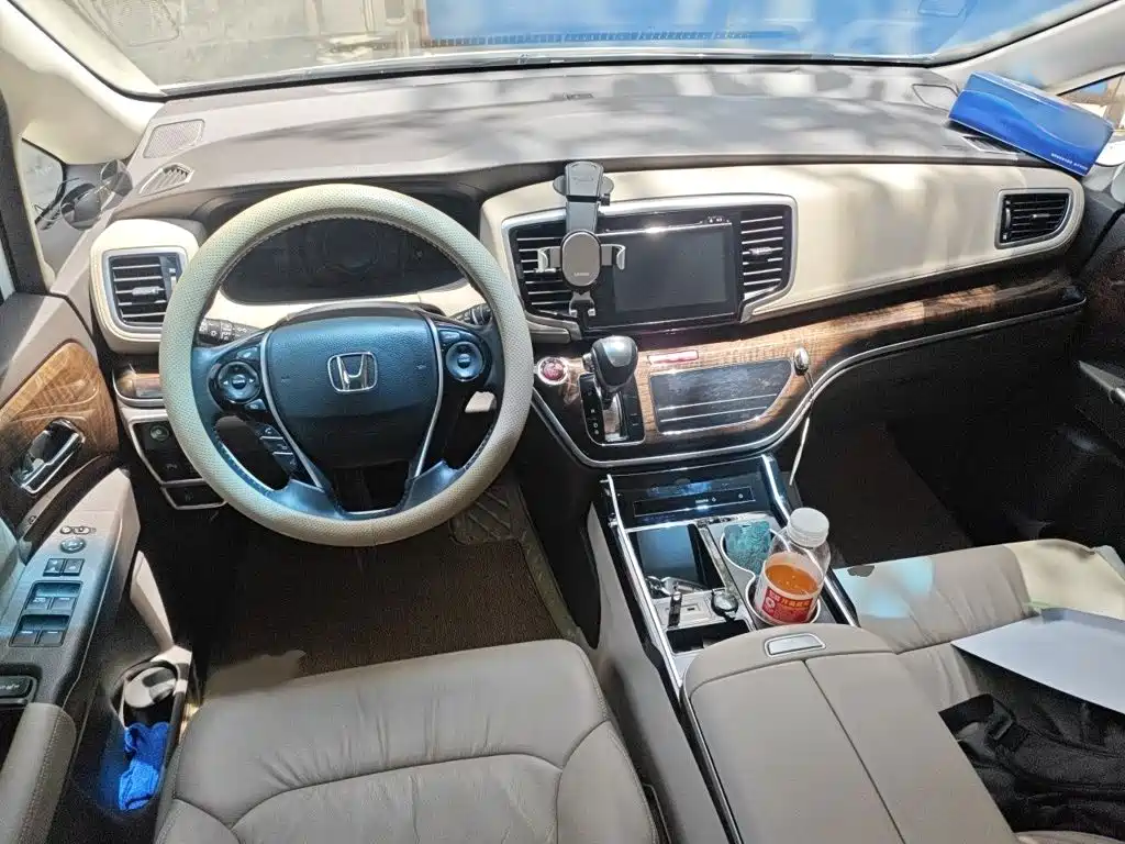 Honda Odyssey 2017 — фото 13