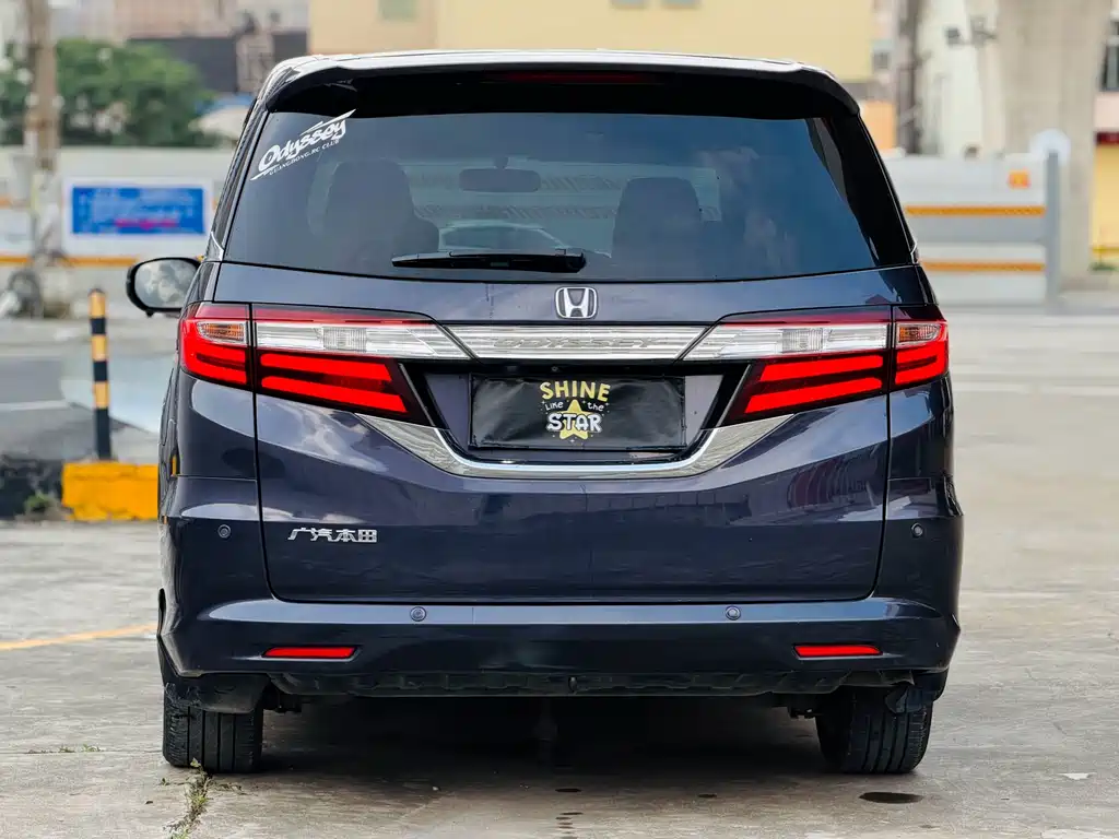 Honda Odyssey 2015 — фото 19