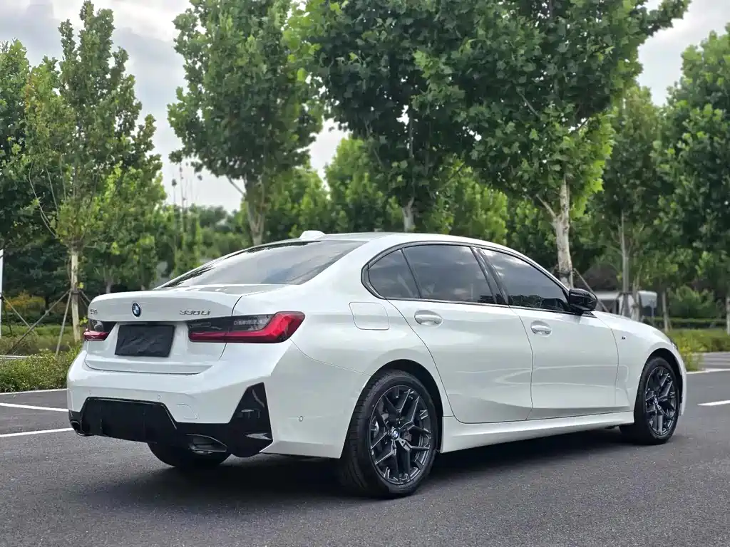 BMW 3 Series 2025