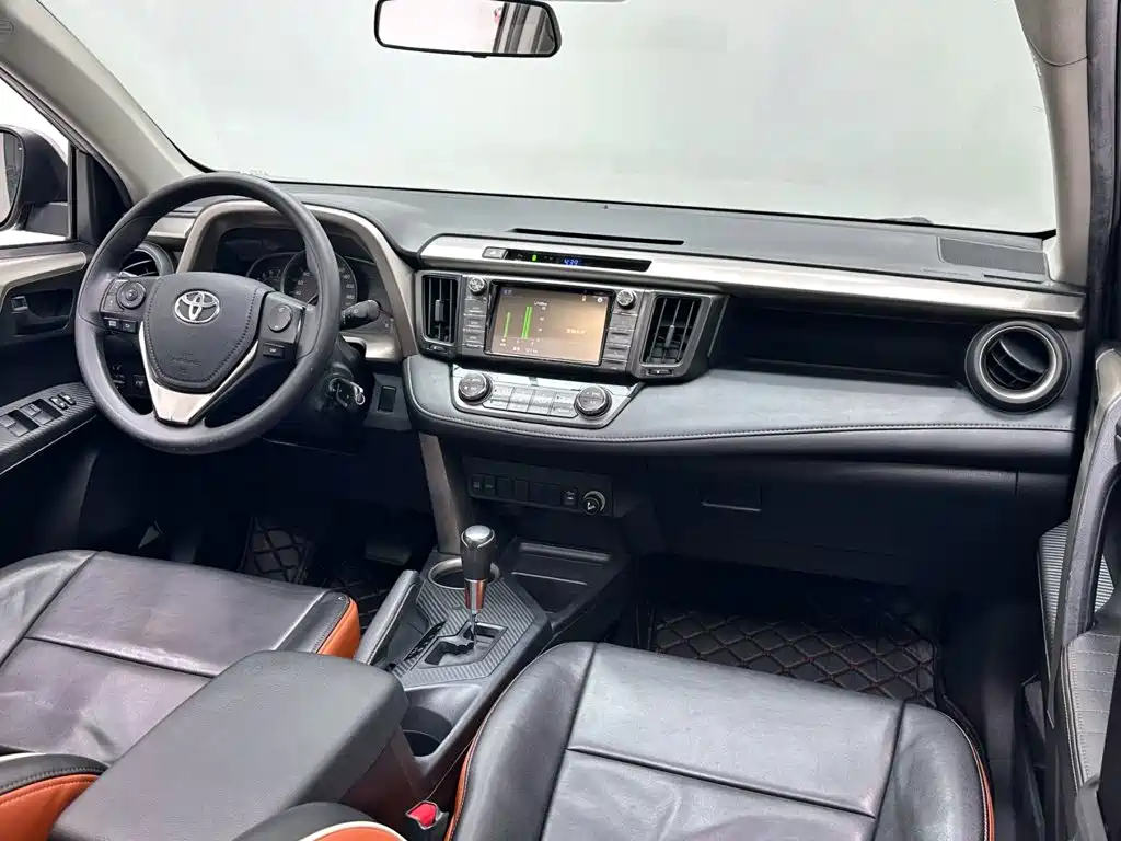 Toyota RAV4 2016 — фото 12