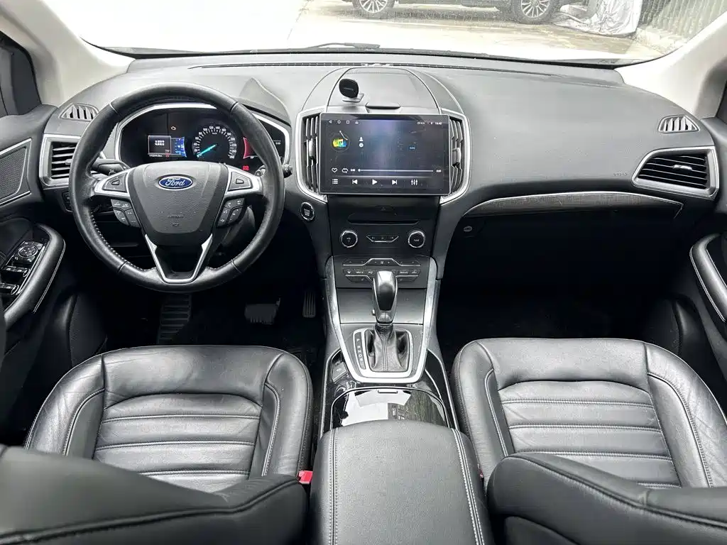 Ford Edge 2017 — фото 14
