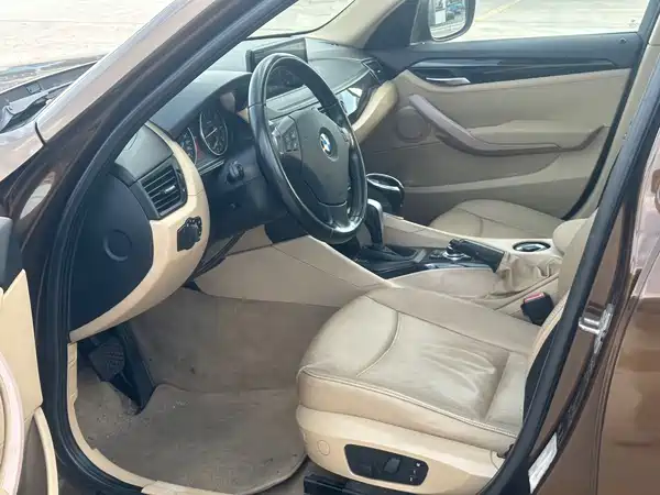 BMW X1 2011