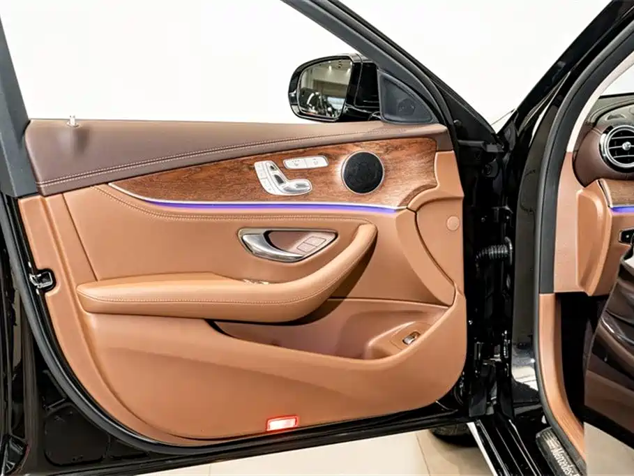 Mercedes-Benz E-Class 2023 — фото 19