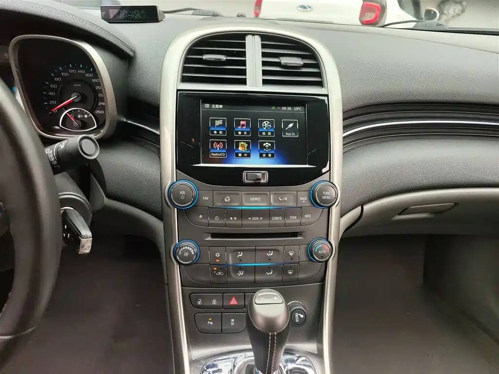 Chevrolet Malibu 2016 — фото 13