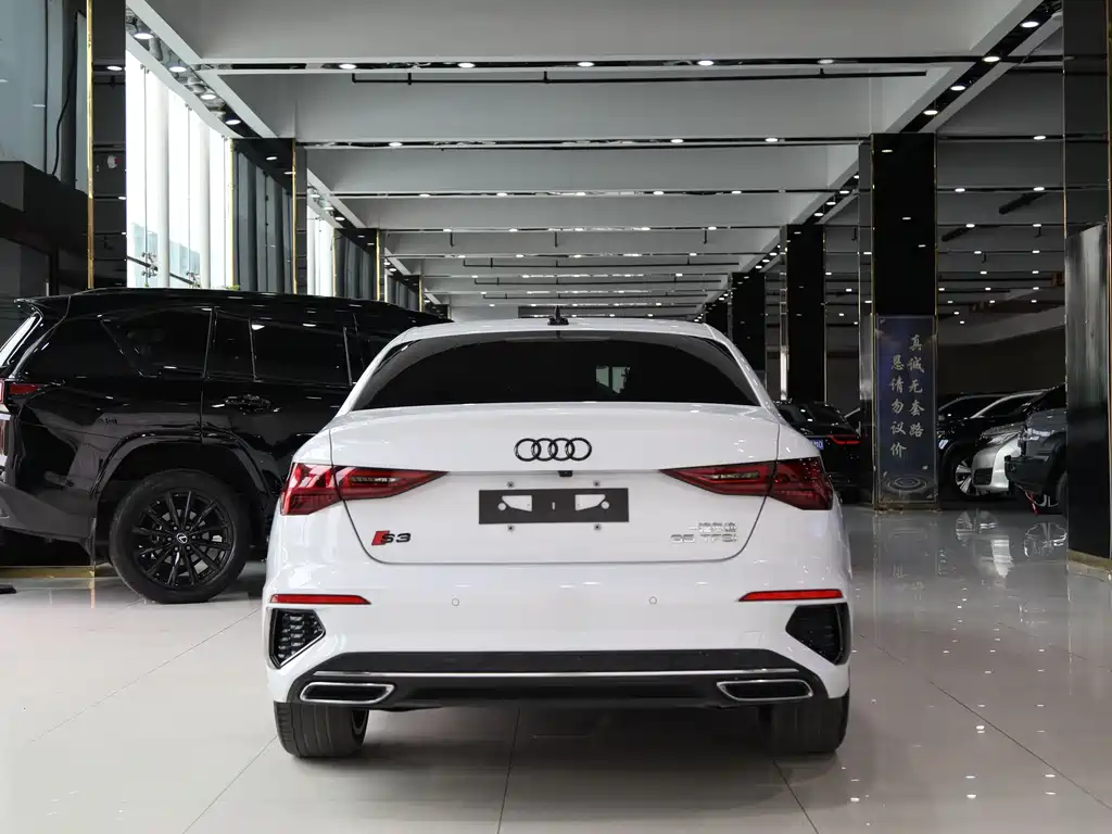 Audi A3 2023 — фото 16