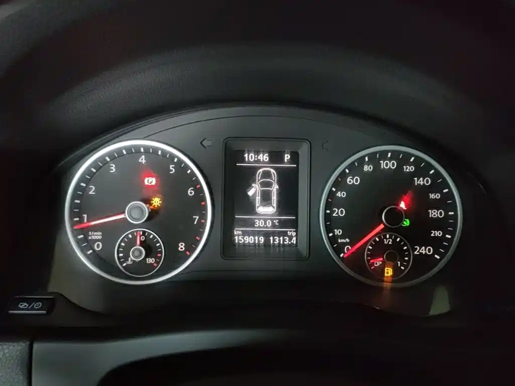 Volkswagen Tiguan 2015 — фото 12