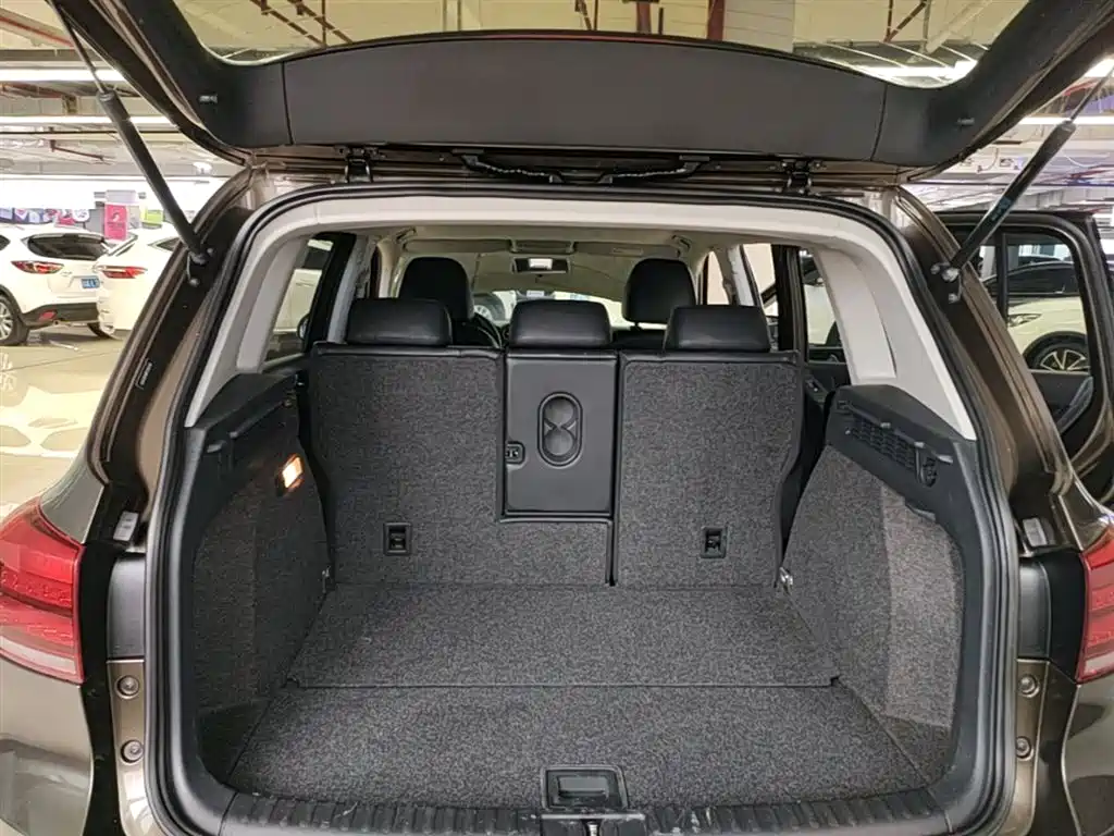Volkswagen Tiguan 2015 — фото 19