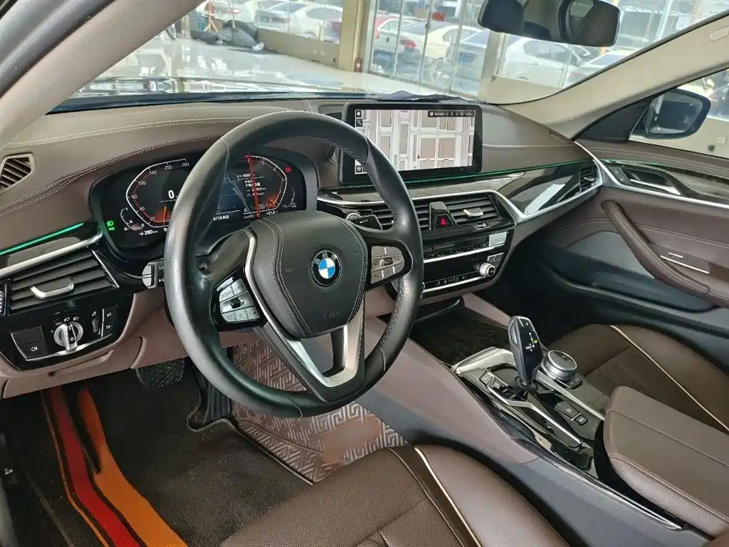 BMW 5 Series 2021 — фото 16