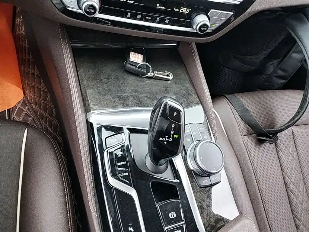 BMW 5 Series 2022 — фото 14