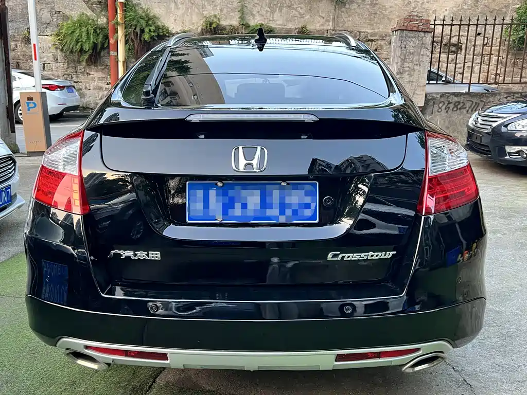 Honda Crosstour 2016 — фото 9