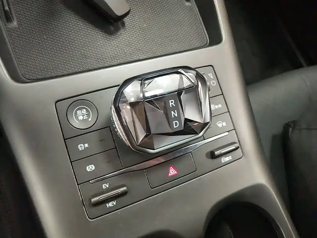 BYD Qin PLUS 2025 — фото 14