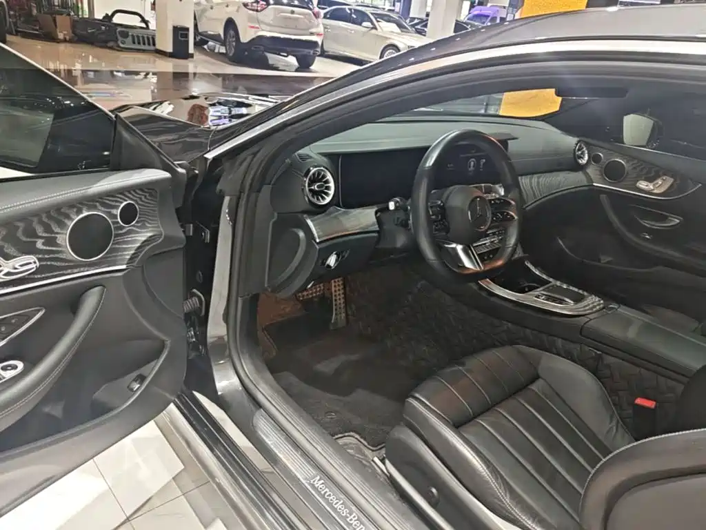 Mercedes-Benz E-Class 2021 — фото 16