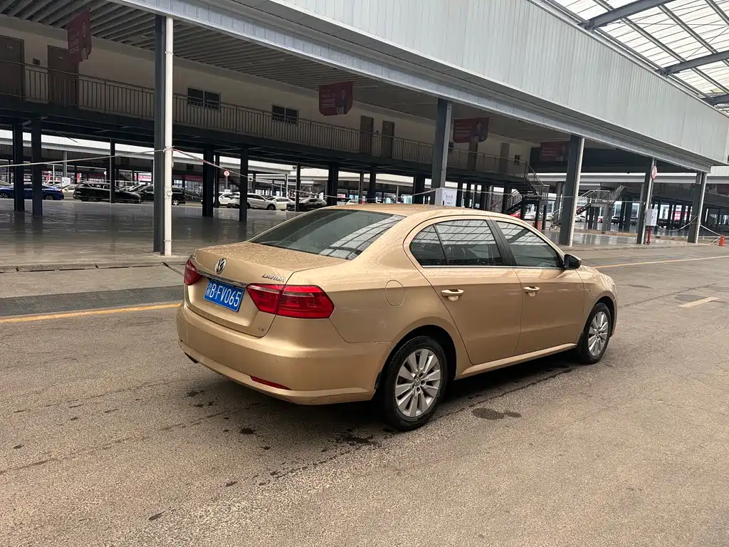 Volkswagen Lavida 2013