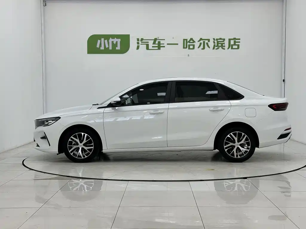 Geely Emgrand 2023