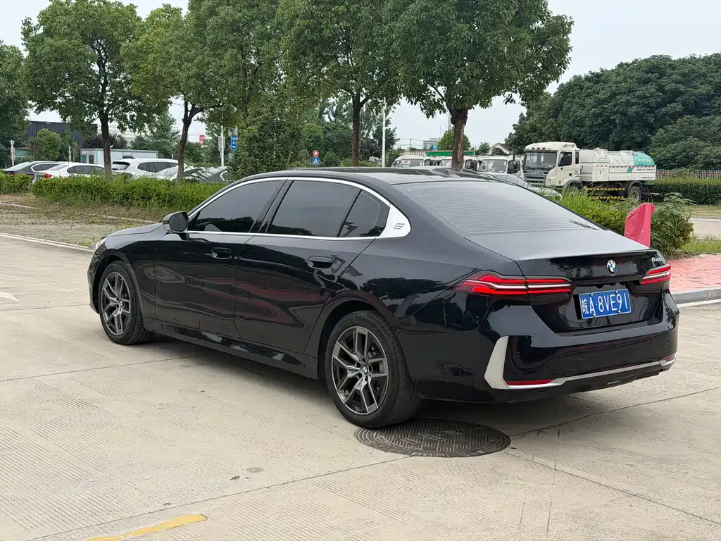 BMW 5 Series 2024