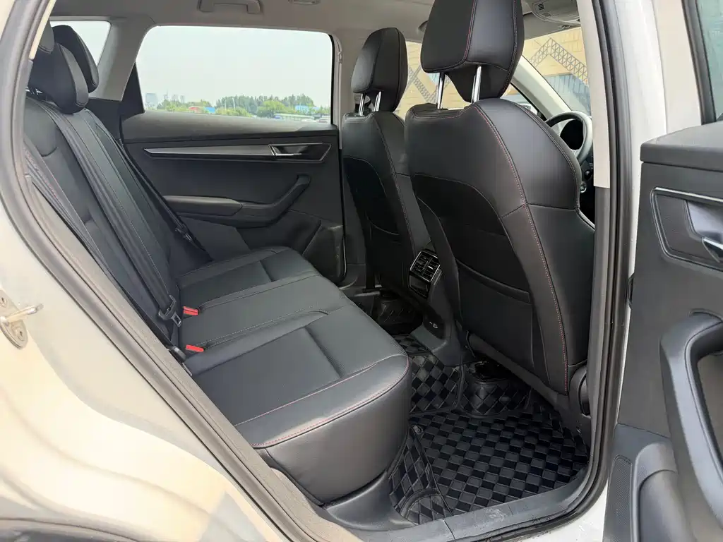 Skoda Karoq 2022 — фото 19
