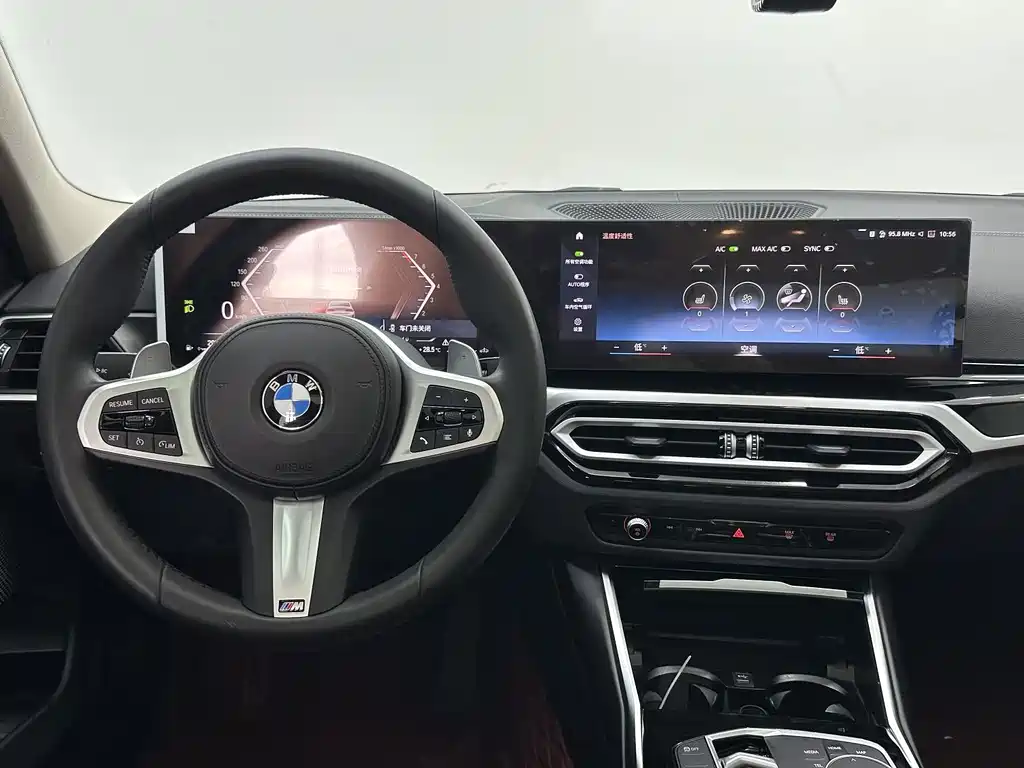 BMW 3 Series 2023 — фото 11