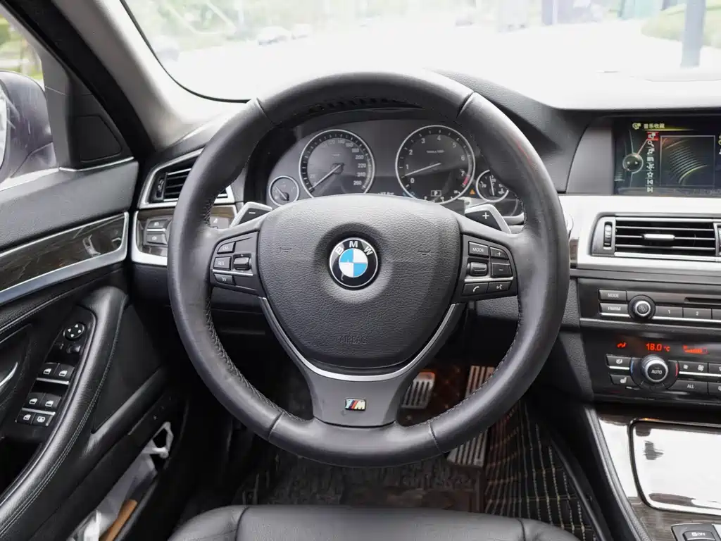 BMW 5 Series 2013 — фото 8