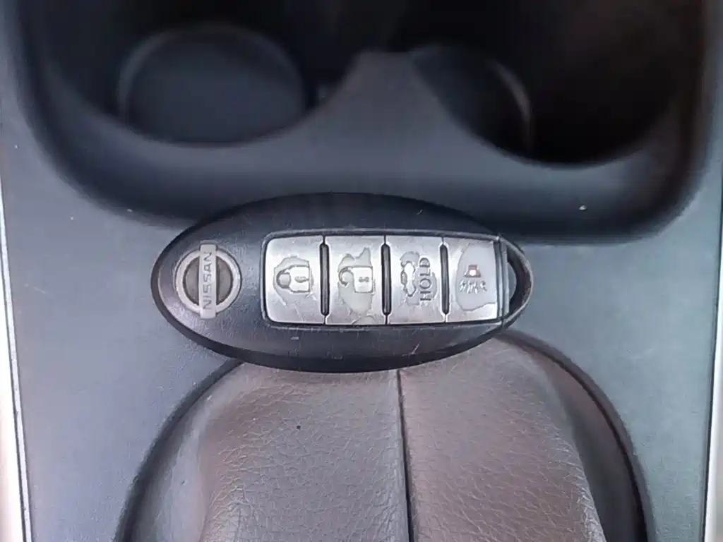 Nissan Sunny 2015 — фото 9