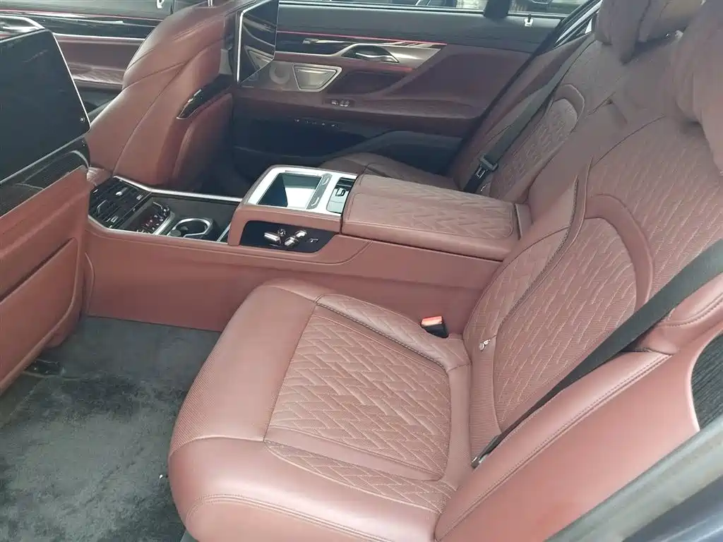 BMW 7 Series 2019 — фото 9