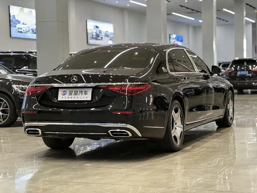 Mercedes-Benz Maybach S-Class 2024