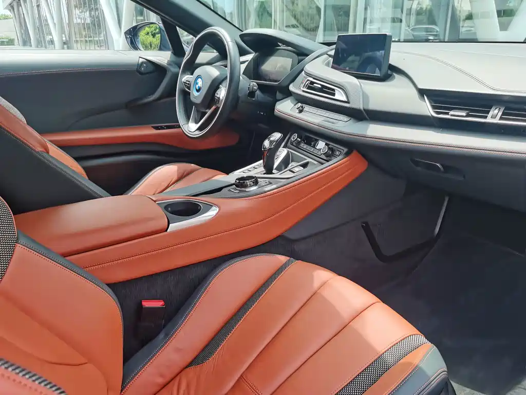 BMW i8 2020 — фото 20