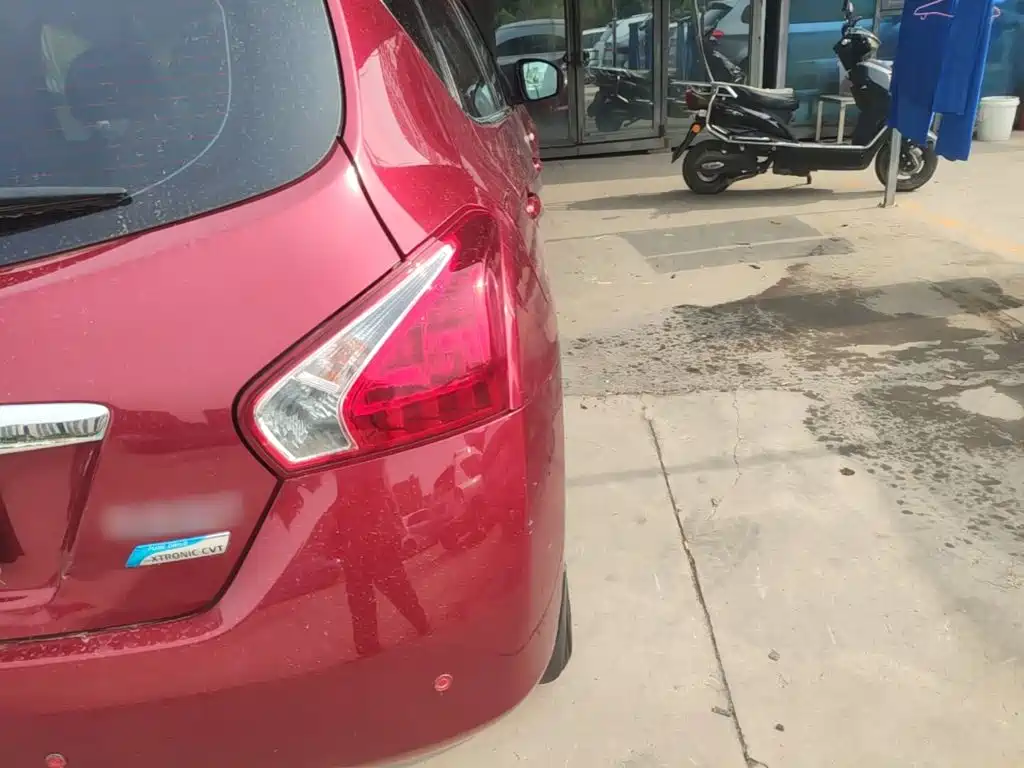 Nissan Tiida 2015 — фото 24