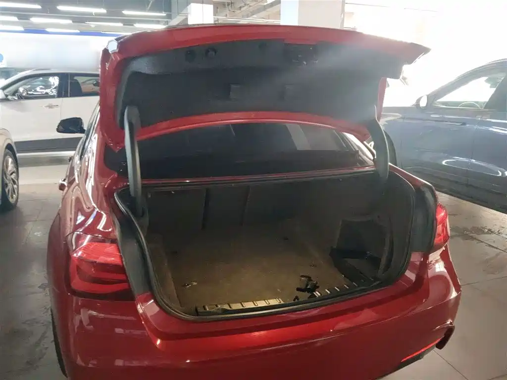 BMW 3 Series 2019 — фото 15