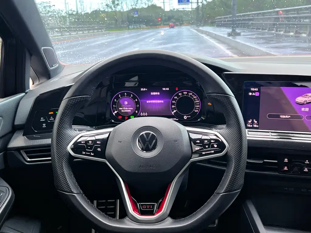 Volkswagen Golf GTI 2023