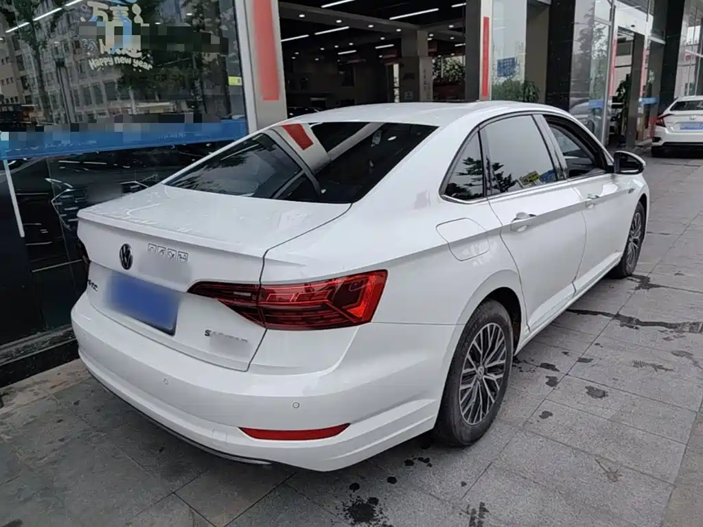 Volkswagen Sagitar 2020
