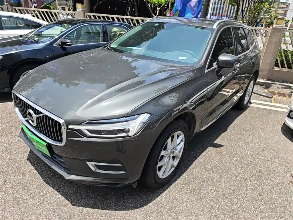 Volvo XC60 2020 — фото 1